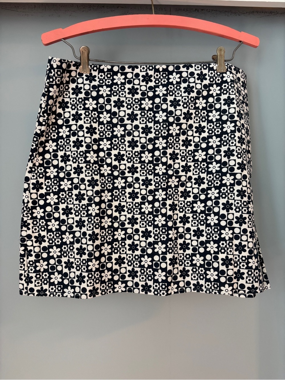 Elodie Navy & White Mini Skirt with Retro Floral-Check Print